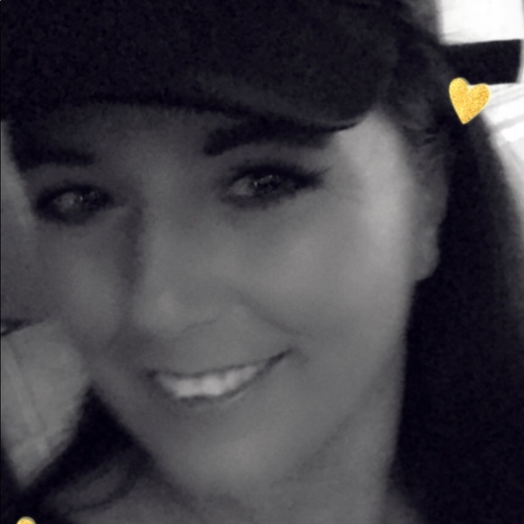 Meet your Posher, Kelli - Picture 5 of 5